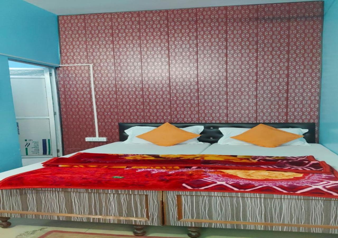 Sri Yoga Mandir Hotel Varanasi Exterior foto