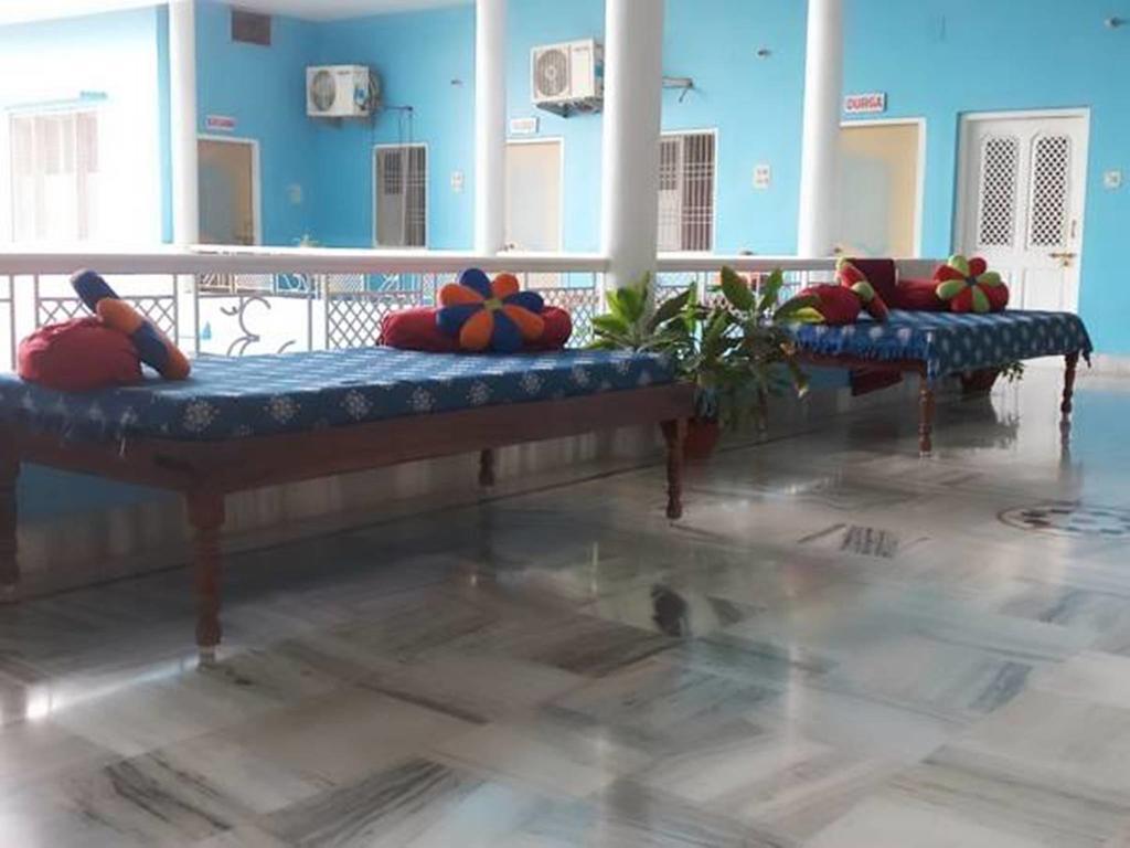 Sri Yoga Mandir Hotel Varanasi Exterior foto