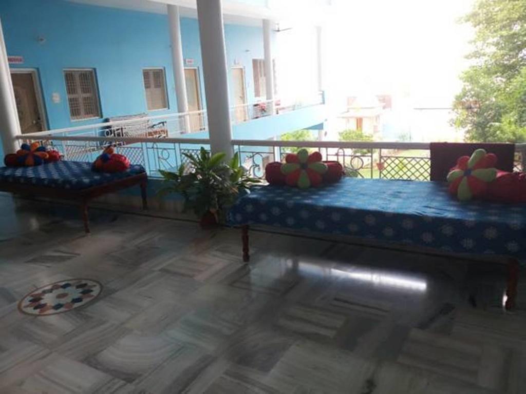 Sri Yoga Mandir Hotel Varanasi Exterior foto