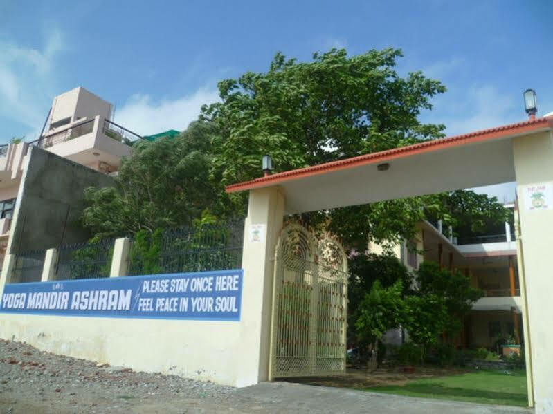 Sri Yoga Mandir Hotel Varanasi Exterior foto